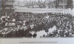 la-ceremonie-de-translation-avait-ete-fixee-a-9-he
