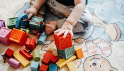 Dans les crèches, une pénurie de professionnels de la petite enfance : « Diplômé ou non, vous pouvez venir ! »